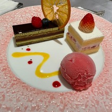 ホテルモントレ京都の画像｜6 デザート
抹茶オペラ、ラズベリーアイス、ウェディングケーキ