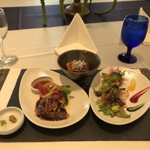 ホテルモントレ ラ・スール大阪の画像｜お肉はあらかじめ食べやすく切ってありました
