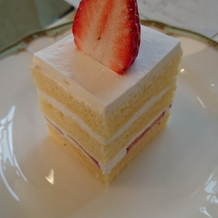 ホテルモントレ仙台の画像｜ファーストバイト終了後に出てきたケーキです。甘さ控えめでとってもおいしかったです！