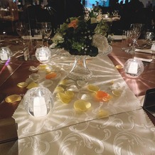 ホテルモントレ仙台の画像｜照明が落とされたあと、各テーブルのライトが光るととても綺麗です。
