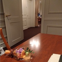 ホテルモントレ仙台の画像｜打ち合わせ用のお部屋にて、頂いた花束と