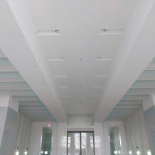 ホテルニューオータニ佐賀の画像｜プロジェクションマッピングの映える白い天井