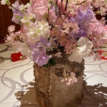 シェラトン・グランデ・トーキョーベイ・ホテルの画像｜花見を思わせてくれるテーブルフラワー