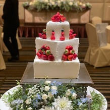 シェラトン・グランデ・トーキョーベイ・ホテルの画像｜ウェディングケーキ
