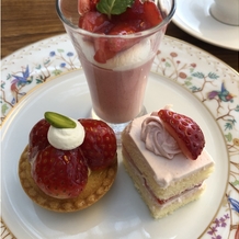 シェラトン・グランデ・トーキョーベイ・ホテルの画像｜イチゴフェアをやっていたようで、甘酸っぱいイチゴと甘いクリームが相性バツグンでした。