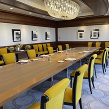 シェラトン・グランデ・トーキョーベイ・ホテルの画像｜マスタード色の椅子がとってもおしゃれでした！