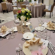 シェラトン・グランデ・トーキョーベイ・ホテルの画像｜テーブル