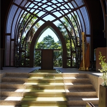 シェラトン・グランデ・トーキョーベイ・ホテルの画像｜木とガラスから溢れる自然光が美しい会場でした。