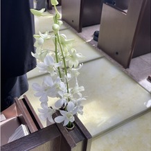 シェラトン・グランデ・トーキョーベイ・ホテルの画像｜チャペル装花