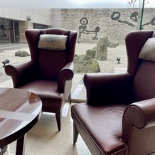 シェラトン・グランデ・トーキョーベイ・ホテルの画像｜ホテルロビーの椅子