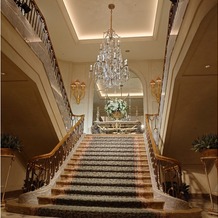 横浜ロイヤルパークホテルの画像｜大階段（正面）