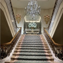 横浜ロイヤルパークホテルの画像｜決めての大階段です！