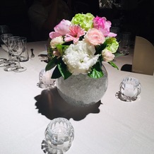 ヨコハマ グランド インターコンチネンタル ホテルの画像｜ゲストテーブルの装花