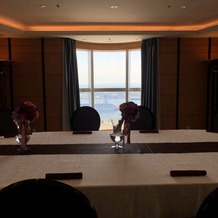 ヨコハマ グランド インターコンチネンタル ホテルの画像｜ルグラン
テーブル例、窓からの景色