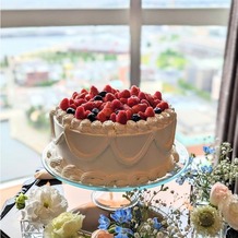 ヨコハマ グランド インターコンチネンタル ホテルの画像｜ケーキカット用のウエディングケーキ