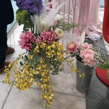 Ｍｉｌｌｅ　Ａｎｇｅｓ（ミル・アンジュ）の画像｜披露宴会場までの写真スポットのお花です。造花ですがとても綺麗でした。