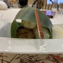 乃木神社・乃木會館の画像｜試食は3種類のご飯。乃木神社の神饌田のお米