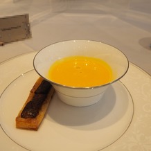 サンフィレール岡崎の画像｜かぼちゃのスープとフォアグラのパイ