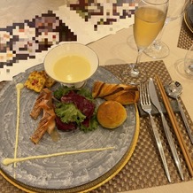 サンフィレール岡崎の画像｜前菜、スープと、それに合ったパン