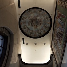 マリエカリヨン名古屋の画像｜教会前の天井