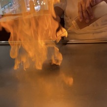 マリエカリヨン名古屋の画像｜油をかけて火を目の前で出して焼いた肉はとても美味しく、柔らかく、一切の息子も感動していました。