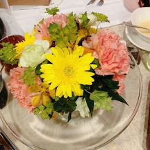 ニドムリゾートウエディングの画像｜テーブル装花