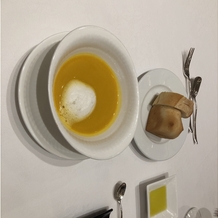 スイート ヴィラ シーンズの画像｜かぼちゃポタージュの下に茶碗蒸しのようなものがあり、初めて食べましたがとても美味しかったです。