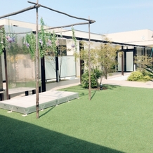 【閉店】ＴＨＥ　ＡＩＲ　ＢＡＬＥ　ＣＬＵＢ（アイル　バレ　クラブ）の画像｜中庭