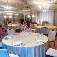名古屋マリオットアソシアホテルの画像｜丸テーブルで間隔がしっかり取れており、コロナ対策にも対応しています。