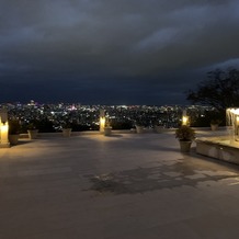 ローズガーデンクライスト教会の画像｜夜景が見えました。