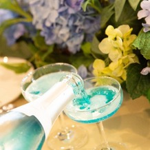 ジールウェディングクルーズの画像｜綺麗な青色のシャンパンがとっても美味しかったです♪