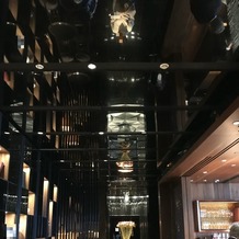 ホテル日航金沢の画像｜ウェルカムドリンク場での天井