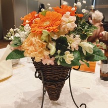 SHOHAKUEN HOTEL（松柏園ホテル）の画像｜確定に置いた花です。オレンジを中心に選んでもらいました。