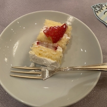 モーリアクラシック久留米迎賓館の画像｜ウエディングケーキの取り分けを頂きました。