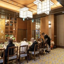 オリエンタルホテル 神戸・旧居留地の画像｜天井が高く開放的な披露宴会場