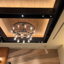 WITH THE STYLE FUKUOKA （ウィズザスタイルフクオカ）の画像｜会場照明はシャンデリアでした。