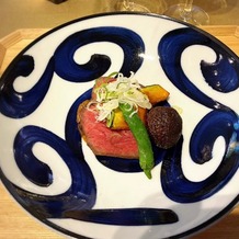 エルム ガーデンの画像｜お肉料理のお食事です