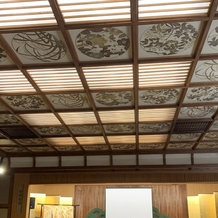 料亭　松楓閣の画像｜披露宴会場の天井。豪華です。