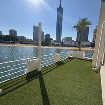 OCEAN&amp;amp;RESORT MARIZON（オーシャン＆リゾート　マリゾン）の画像｜披露宴会場から繋がっているテラスです。