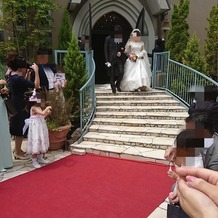 ＳＴ. ＭＡＲＧＡＲＥＴ　ＷＥＤＤＩＮＧ（セント・マーガレット　ウエディング）の画像｜外での様子。