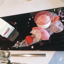 三瀧荘の画像｜苺のデザート。飴細工の細かい技法です