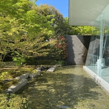 京都　北山モノリス（ＫＹＯＴＯ　ＫＩＴＡＹＡＭＡ　ＭＯＮＯＬＩＴＨ）の画像｜屋外からのチャペル