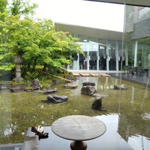 京都　北山モノリス（ＫＹＯＴＯ　ＫＩＴＡＹＡＭＡ　ＭＯＮＯＬＩＴＨ）の画像｜お庭の写真