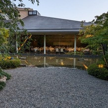 京都　北山モノリス（ＫＹＯＴＯ　ＫＩＴＡＹＡＭＡ　ＭＯＮＯＬＩＴＨ）の画像｜庭園