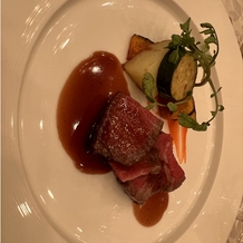 ヴィラ・グランディス　ウエディングリゾート　TOYAMAの画像｜お肉料理です！とても柔らかく美味しいです！