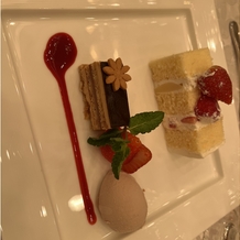 ヴィラ・グランディス　ウエディングリゾート　TOYAMAの画像｜ケーキの上のクッキーが可愛く、見た目がキュートでした！
