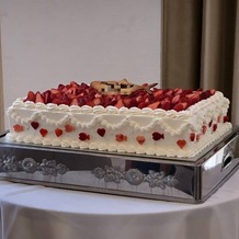ヴィラ・グランディス　ウエディングリゾート　TOYAMAの画像｜ウェディングケーキ
