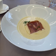 ヴィラ・グランディス　ウエディングリゾート　TOYAMAの画像｜とても濃厚で美味しかったコンスープ