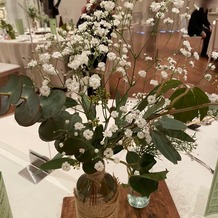 グレイスヒル・オーシャンテラスの画像｜テーブルには可愛いらしいお花