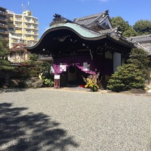 京都洛東迎賓館の画像｜正面からの式場入り口の写真です